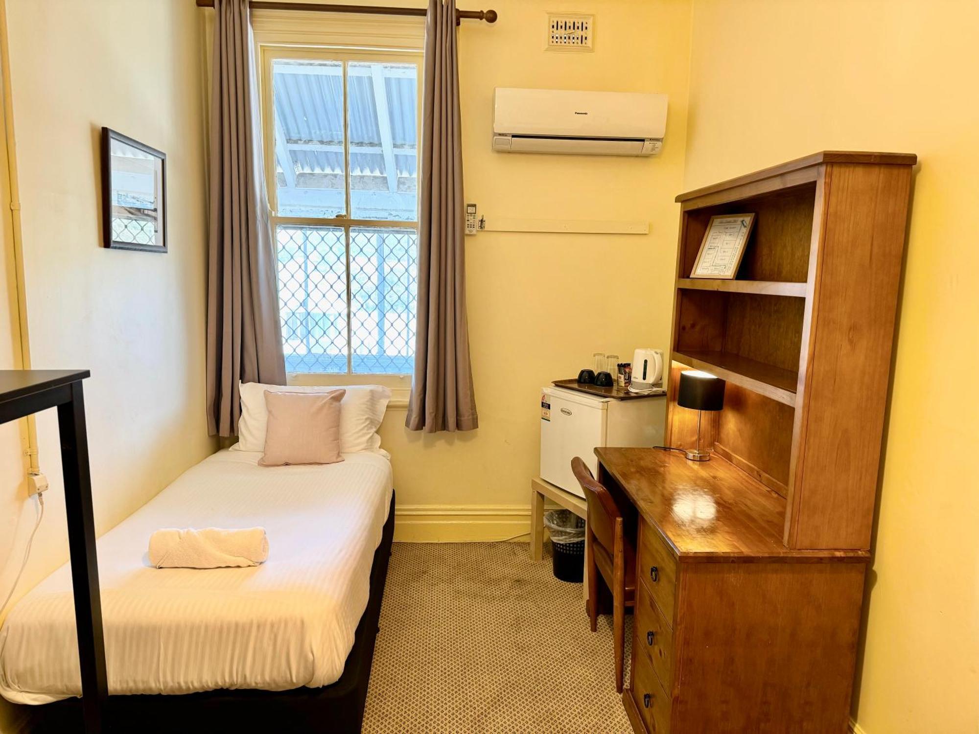 The Commercial Hotel Wallerawang الغرفة الصورة